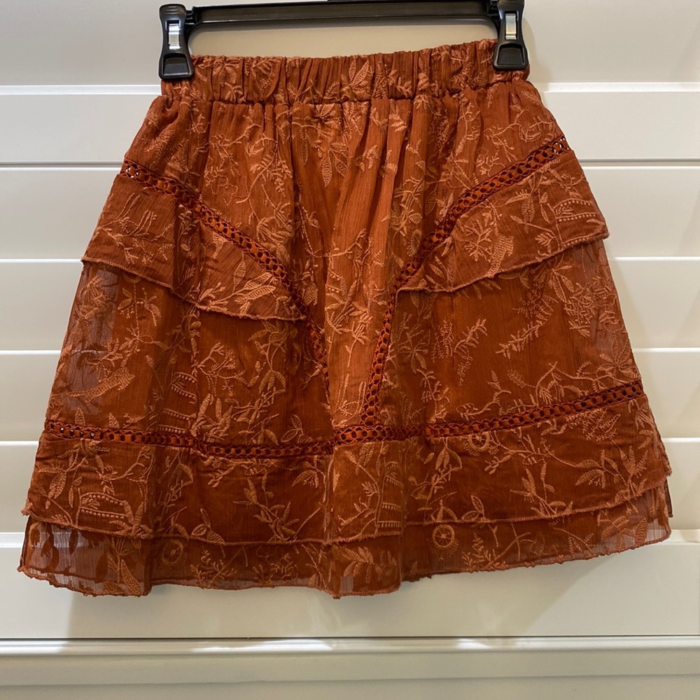 Lace skirt